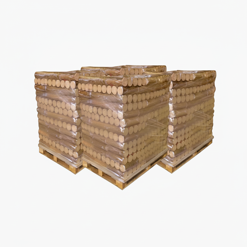 Lot de 3 palettes de bois densifié Woodstock de Briand Combustibles, bûches en bois compacté, stockage pratique et écologique.