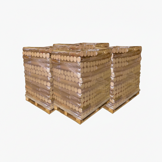 Lot de 3 palettes de bois densifié Woodstock de Briand Combustibles, bûches en bois compacté, stockage pratique et écologique.
