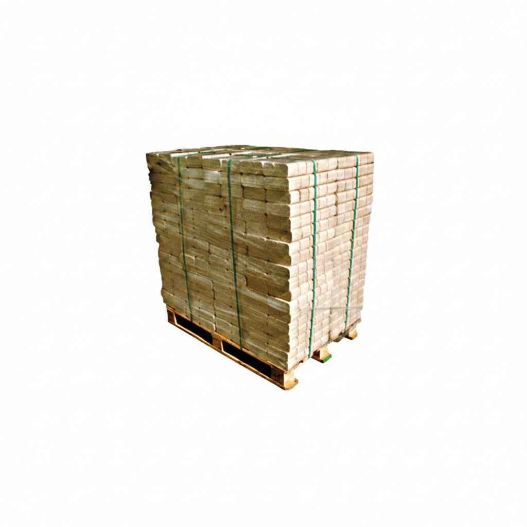Briquettes de bois compressé 100 % hêtre de la marque Briand Combustibles, bois densifié sur palette de 750 kg.